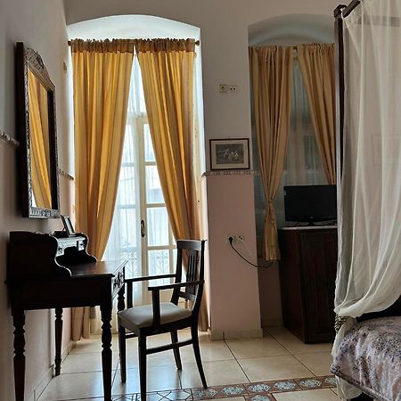 Monte Kristo Hotel Ermoupoli Bagian luar foto