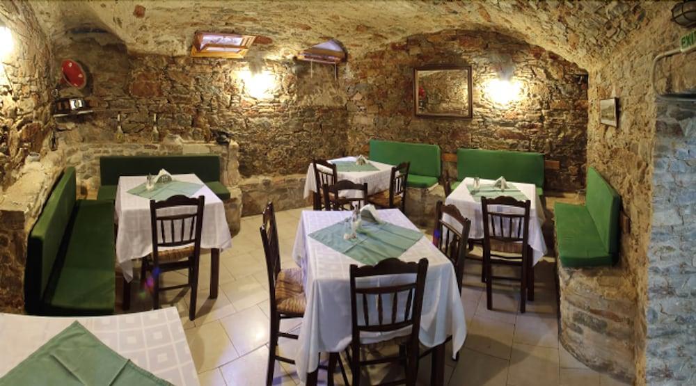 Monte Kristo Hotel Ermoupoli Bagian luar foto