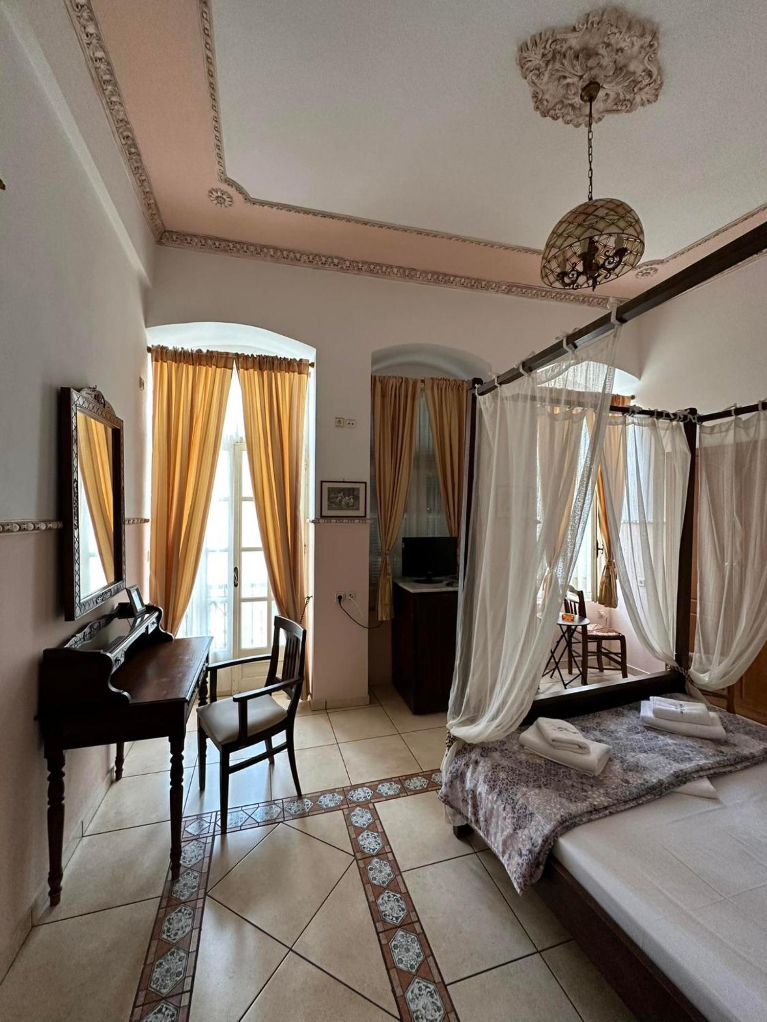 Monte Kristo Hotel Ermoupoli Bagian luar foto