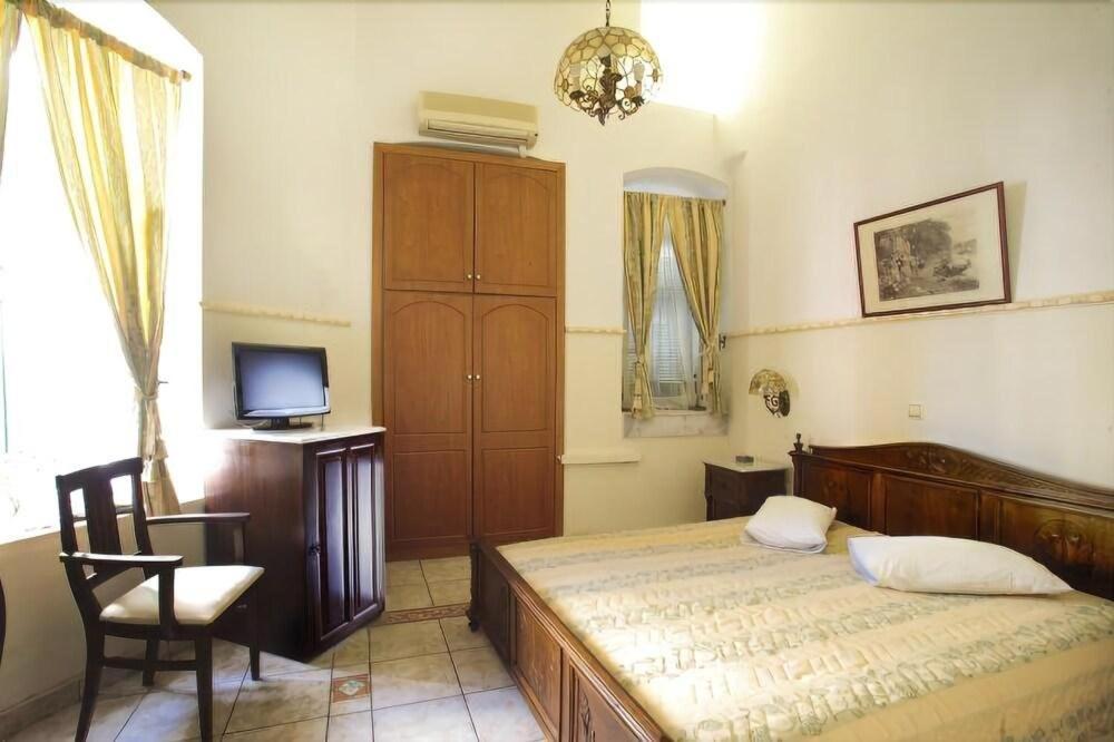 Monte Kristo Hotel Ermoupoli Bagian luar foto