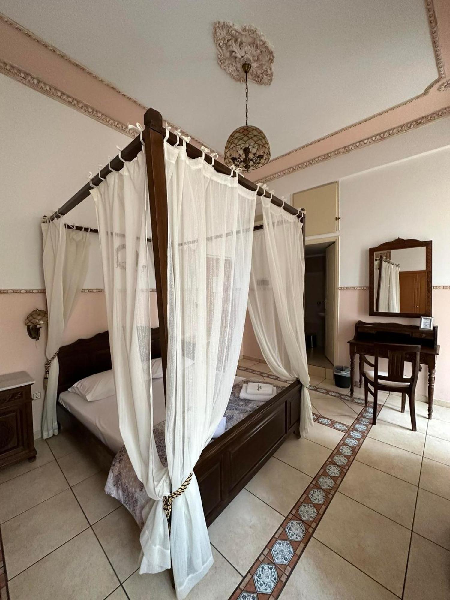 Monte Kristo Hotel Ermoupoli Bagian luar foto
