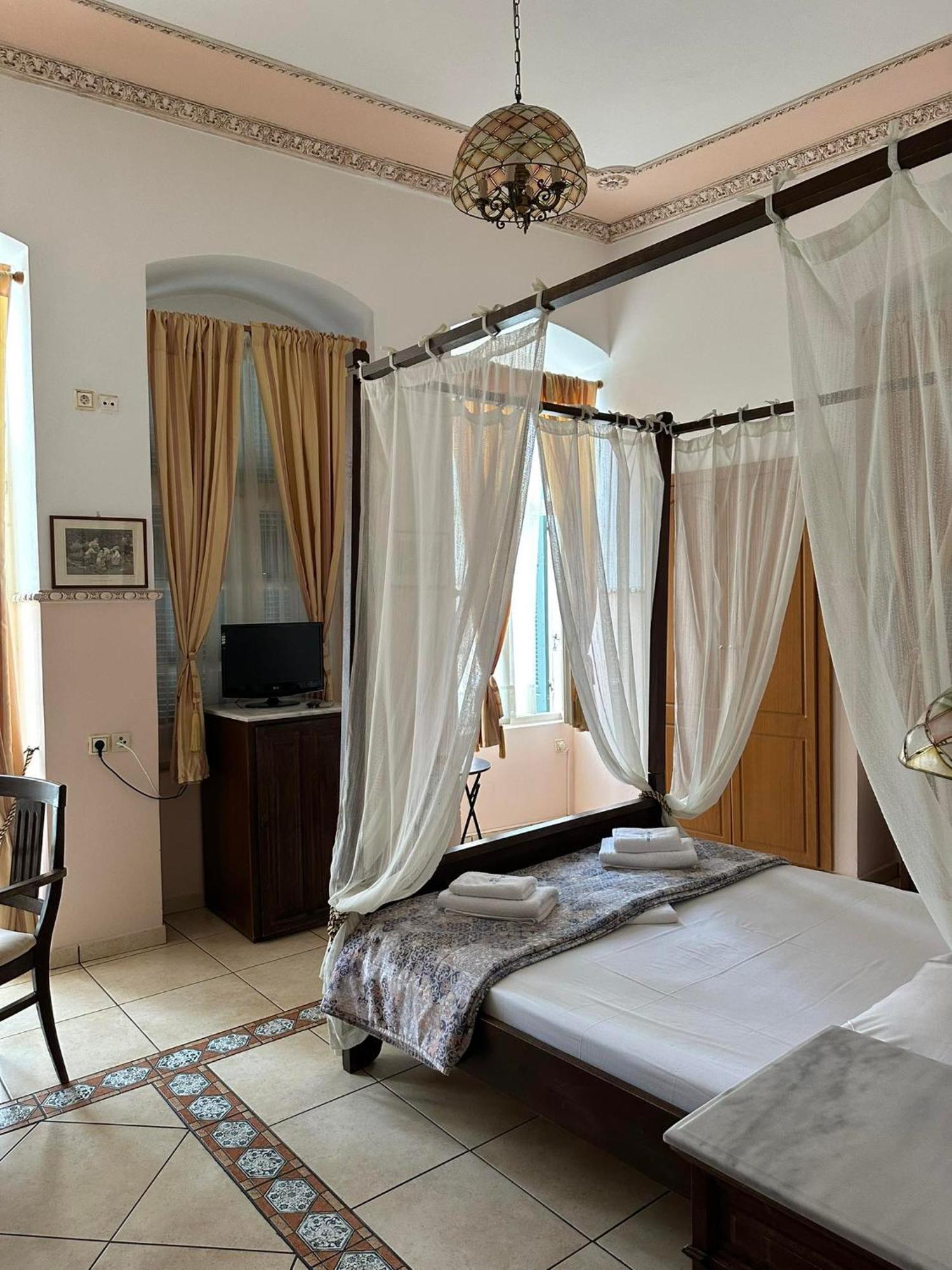 Monte Kristo Hotel Ermoupoli Bagian luar foto