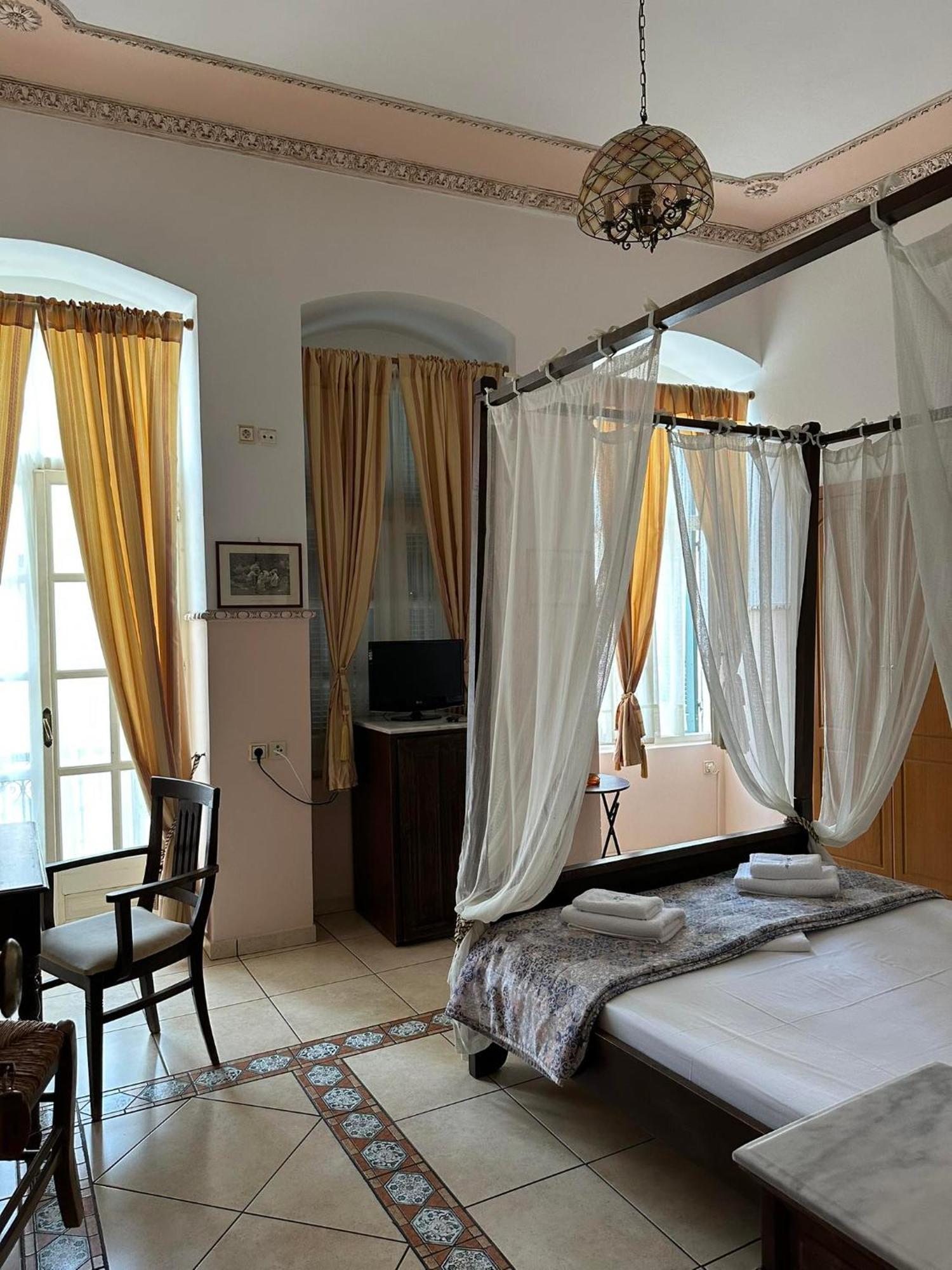 Monte Kristo Hotel Ermoupoli Bagian luar foto