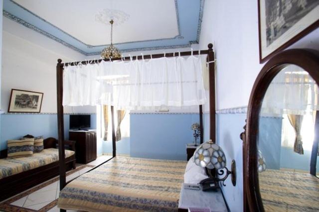 Monte Kristo Hotel Ermoupoli Ruang foto